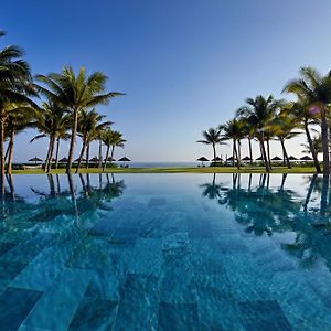 Wyndham Hoi An Royal Beachfront Resort & Villas